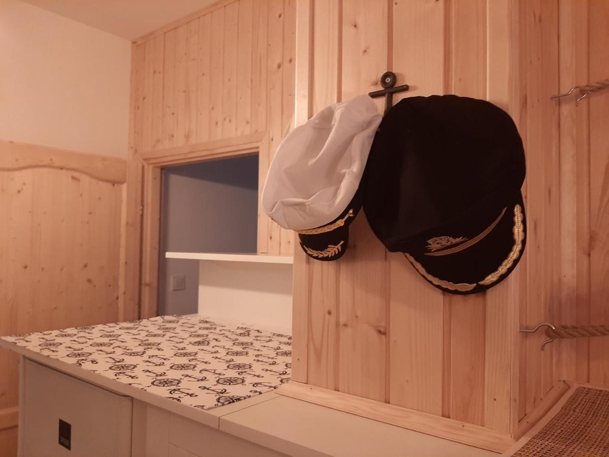 Admiral Apartman Makó Buitenkant foto