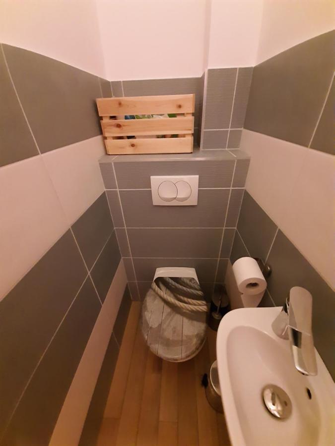 Admiral Apartman Makó Buitenkant foto