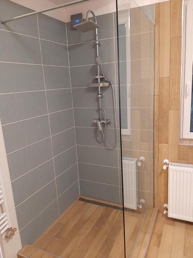 Admiral Apartman Makó Buitenkant foto